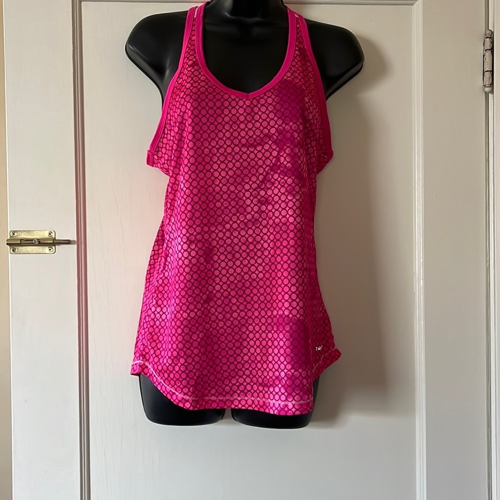Women Hind Top Athletic Shirt